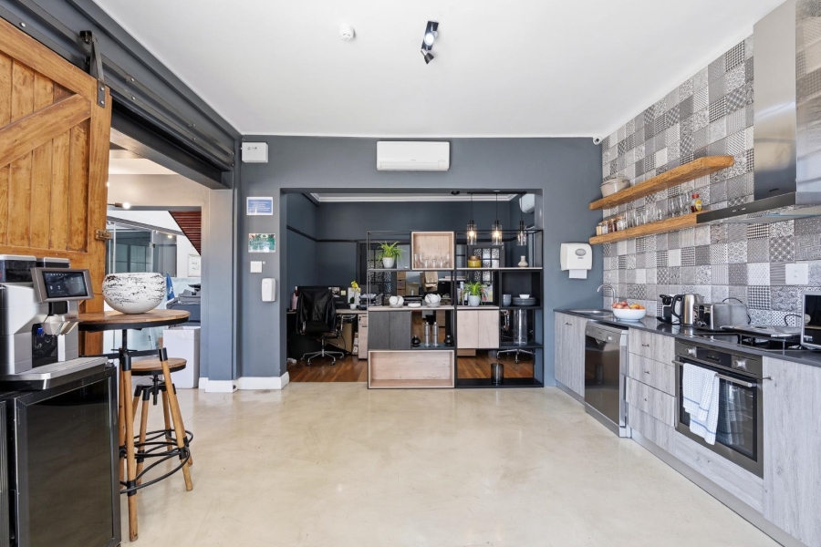 5 Bedroom Property for Sale in Woodstock Upper Western Cape